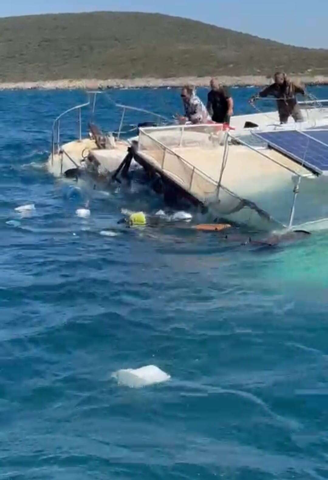 Bodrum Açıklarında Korku Dolu Anlar: Balık Tur Teknesi Battı, 8 Kişi Son Anda Kurtarıldı 3